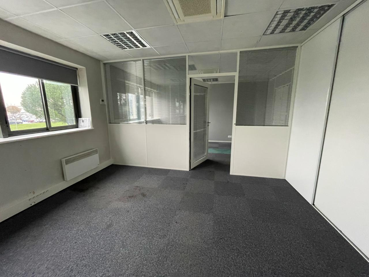 Bureau Bouguenais 124m² Location bureau Bouguenais Loire-Atlantique OLBUR2427941 1